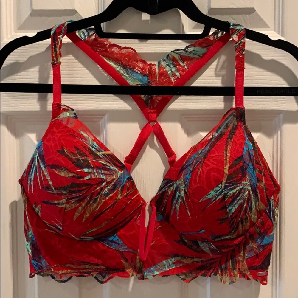 Victoria’s Secret Red Lace Padded Bra. Large C/D